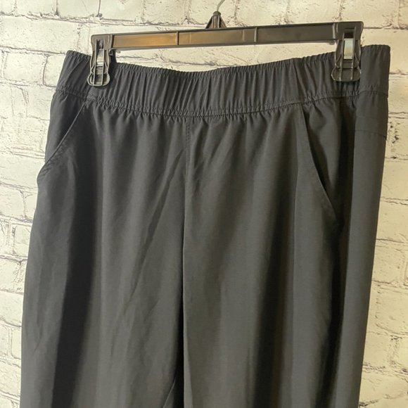 Eddie Bauer Black Trail Pants with Pockets - size Medium - Picture 2 of 6